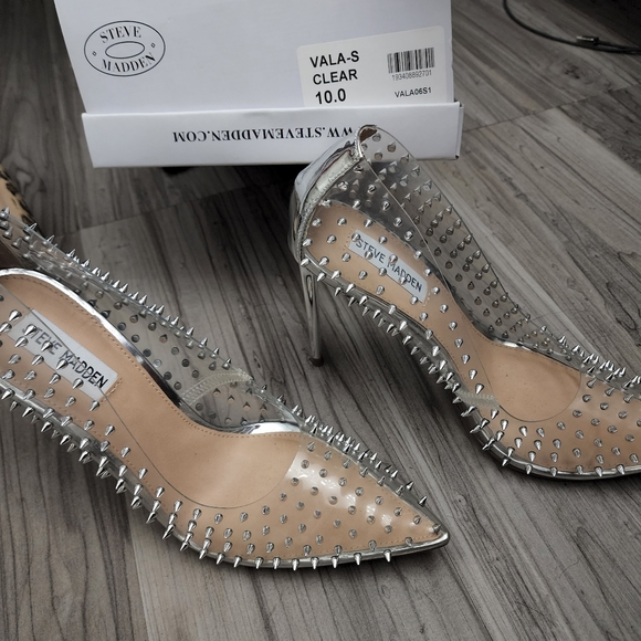 Heels - Picture 2 of 3